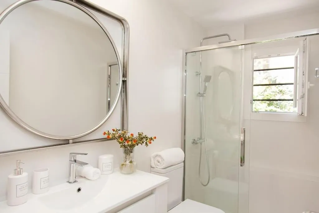 Modern & Nice Apartment. Old Town. Private Parking Seville Apartment